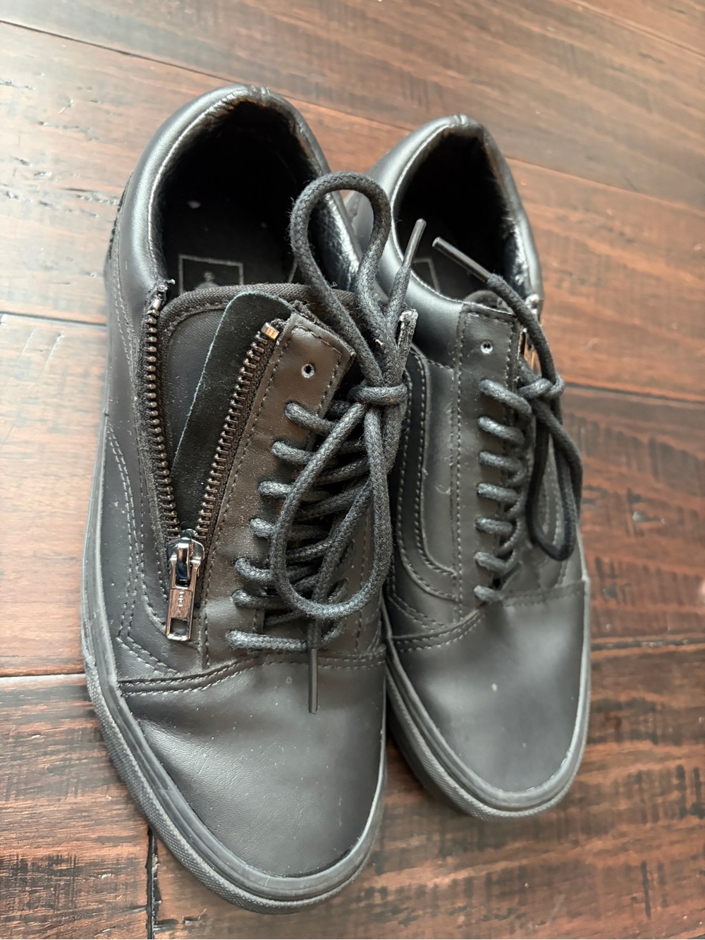 Vans Black Leather Low-Top Sneaker with Side Zip skate grunge 90’s Y2K - Picture 3 of 9